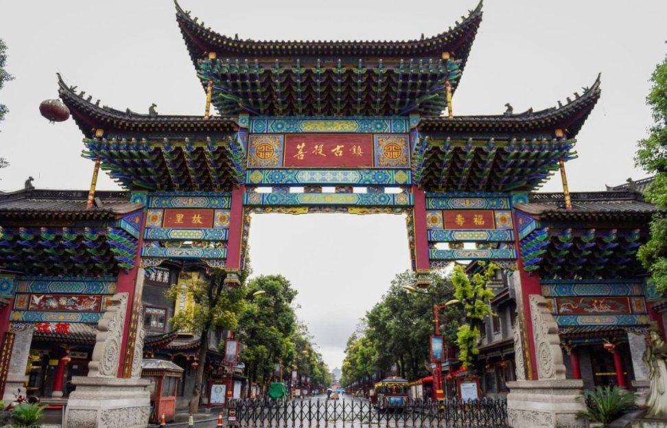 女生一个人旅游有哪些实用指南？